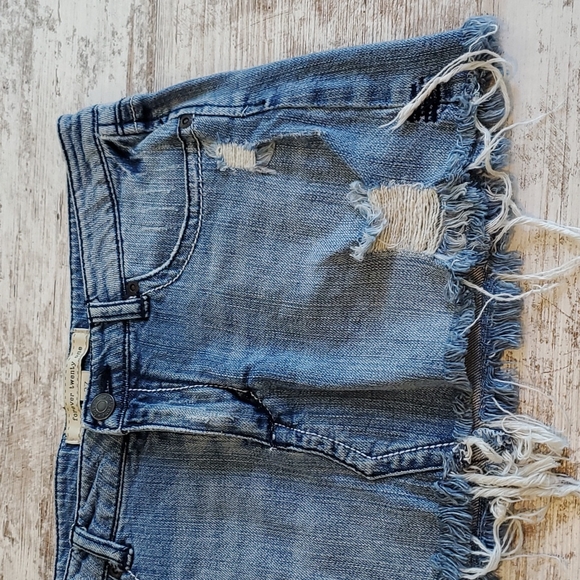 Denim mini skirt size 27 Distressed Frayed - Picture 2 of 7
